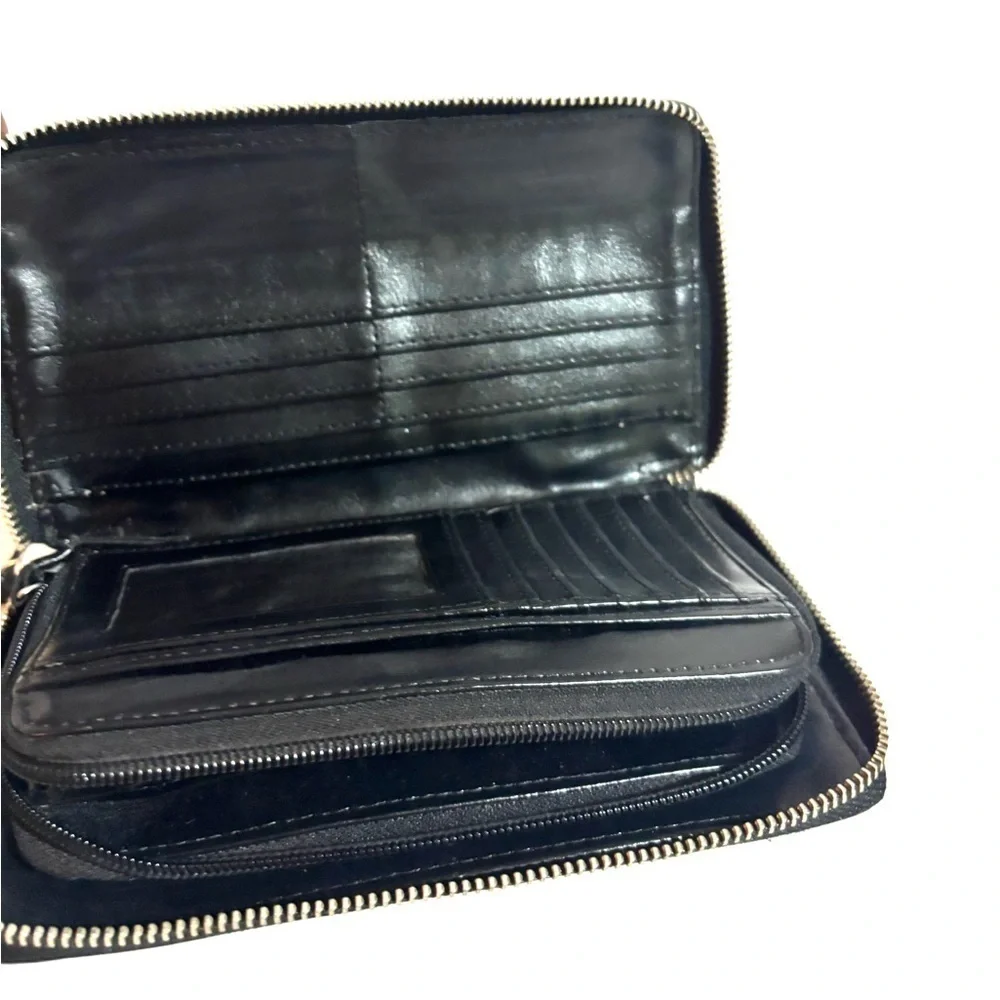 Kenneth Cole Black Leather Wallet clutch